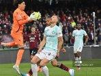 Penjaga-gawang-Meksiko-Salernitana-Guillermo-Ochoa-kiri-8423.jpg