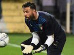 Salvatore-Sirigu-saat-berlatih-bersama-Timnas-Italia.jpg