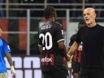 Stefano-Pioli-bersama-pemain-AC-Milan-di-laga-Serie-A-melawan-Napoli-Cek-jadw.jpg
