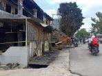 Tampak-luar-kondisi-terkini-ruko-tiga-pintu-terbakar.jpg