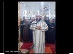 Video-Viral-Kucing-Naik-ke-Badan-Imam-saat-Shalat-Tarawih-Cium-Pipi-sebelum-Turun-Perlakuan-Imam.jpg