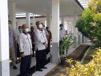 Wabup-Mahulu-Yohanes-Avun-didampingi-Asisten-1-Agustinus-Teguh-Santoso.jpg