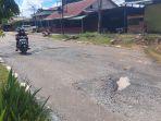 akses-jalan-rusak-di-kecamatan-sangatta-utara-kabupaten-kutai-timur.jpg