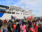 arus-balik-penumpang-di-pelabuhan-samarinda_20180621_123602.jpg