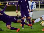 bek-kks-lech-poznan-asal-polandia-dariusz-dudka-kanan-berebut-bola_20151023_054651.jpg