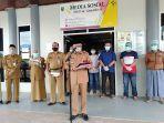 bupati-berau-muharram-mengumumkan-empat-warganya-sembuh-dari-covid-19-senin-2962020.jpg