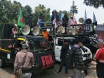 buruh-unjuk-rasa-ump-dki-jakarta_20171102_124743.jpg