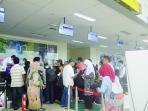 calon-penumpang-kembalikan-tiket_20151018_120611.jpg