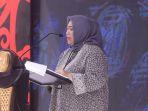 direktur-kredit-bank-kaltimtara-siti-aisyah-menjelaskan-terkait-program-kredit-meranti.jpg