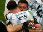 emiliano-martinez-dan-pemain-argentina-lionel-messi.jpg