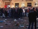 fans-feyenoord-bentrok-polisi.jpg