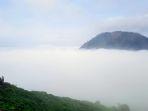 gunung-embun-yang-berada-di-desa-luan-kecamatan-muara-samu-kabupaten-paser.jpg