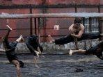 iko-uwais-nomor-dua-dari-kanan.jpg
