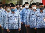 ilustrasi-asn-kota-balikpapan-tengah-melaksanakan-upacara-di-halaman-kantor.jpg