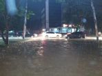jalan-mt-haryono-balikpapan-banjir_20180705_215800.jpg
