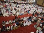 jemaah-shalat-idul-adha-di-hotel-bumi-senyiur-samarinda_20180822_113035.jpg