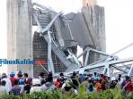 jembatan-kukar-lama-ambruk1_20151207_124845.jpg