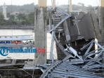 jembatan-kukar-lama-ambruk_20151207_124810.jpg