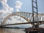 jembatan-kutai-kartanegara-yang-baru-selesai-dibangun_20151206_223928.jpg