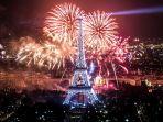 kembang-api-di-paris.jpg