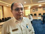 kepala-dinas-lingkungan-hidup-dlh-paser-achmad-safari-ditemui-usai-menggelar-rapat.jpg