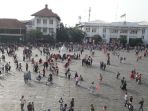 keramaian-taman-fatahillah_20180616_192142.jpg