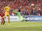 kiper-timnas-u-16-indonesia-gagal-antisipasi-tembakan-lawan_20181002_090932.jpg