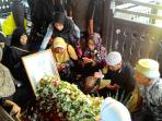 makam-syaukani-kelambu-kuning2_20160728_112705.jpg
