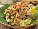 makanan-khas-Bali-bernama-resep-tipat-catok.jpg