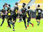mitra-kukar-latihan-di-gbk_20160124_112916.jpg