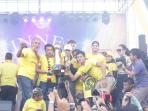 mitra-kukar-rayakan-kemenangan2_20160131_155845.jpg