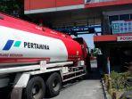 mobil-tanki-bbm-yang-parkir-di-posko-satgas-natal-dan-tahun-baru.jpg