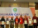 ontribusi-untuk-umkm-pln-uip-kalbagtim-serahkan-10-sertifikat-halal.jpg
