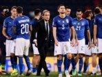 pelatih-timnas-italia-roberto-mancini-dan-para-pemain-timnas-italia.jpg