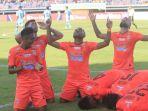 pemain-borneo-fc-selebrasi-gol.jpg