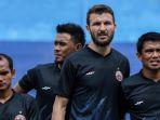 pemain-persija-jakarta-marco-motta-11022020.jpg