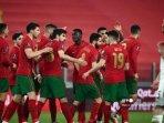 pemain-portugal-merayakan-gol-sendiri0.jpg