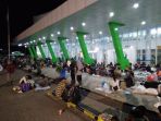 pemudik-di-pelabuhan-semayang_20180613_072051.jpg