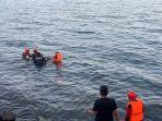 penemuan-jasad-Aldi-yang-mengapung-30-meter-dari-lokasi-dia-terjatuh.jpg
