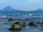 pulau-sebesi-di-selat-sunda.jpg