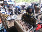 ratusan-lapak-pedagang-kaki-lima-pkl-yang-berada-di-area-kawasan-pasar-pandansari.jpg