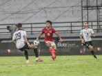 ronaldo-kwateh-beraksi-melawan-timor-leste.jpg