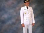 sandiaga-uno-baju-dinas-wagub_20171012_115339.jpg