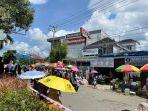 sederet-pedagang-di-sepanjang-jalan-mt-haryono.jpg