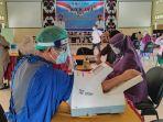 sejumlah-tenaga-kesehatan-rsud-ratu-aji-putri-botungppu-menjalanin-penyuntikan-vaksin-covid-19.jpg