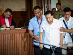 setya-novanto-masuki-sidang_20171214_084243.jpg