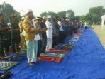 shalat-istisqa-di-kantor-camat-sangatta_20151104_113212.jpg