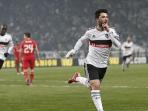 sport_tolgay-arslan-besiktas-vs-liverpool.jpg
