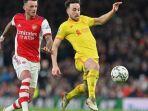 striker-liverpool-asal-portugal-diogo-jota-melewati-bek-arsenal.jpg