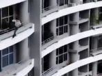terjatuh-dari-balkon_20181015_230055.jpg